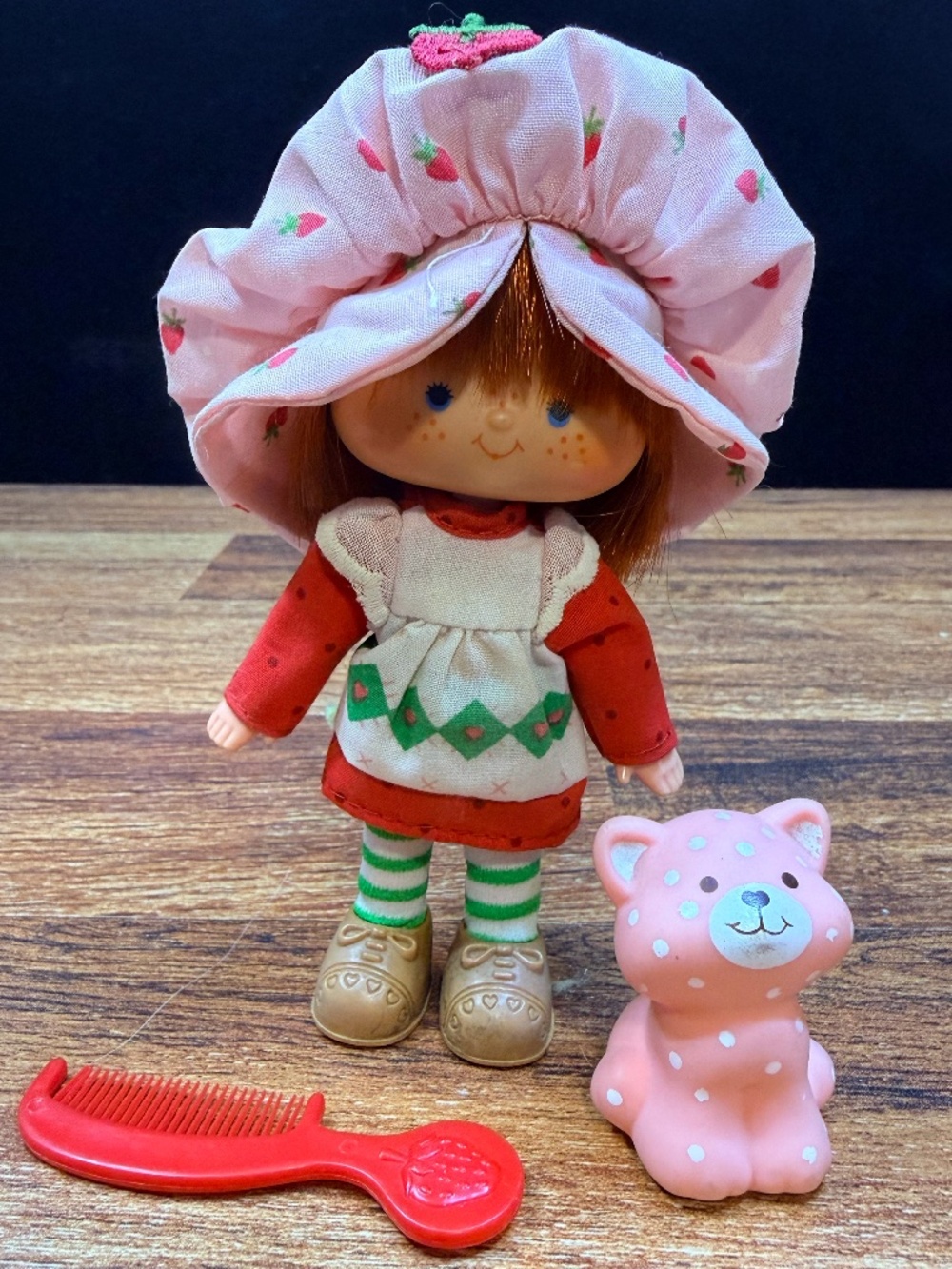 1979 AMERICAN GREETINGS CORP Strawberry Shortcake Doll and 1982 Custard Cat